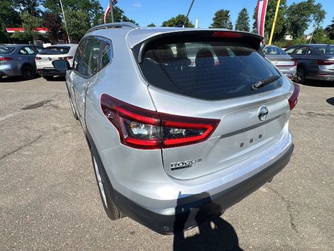 Used 2022 Nissan Rogue Sport SV AWD/4WD image 7