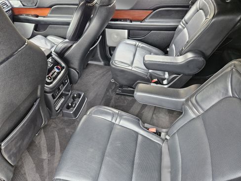 Used 2019 Lincoln Navigator Reserve AWD/4WD image 29