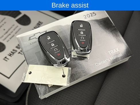 Used 2025 Chevrolet Trax ACTIV w/ Sunroof Package image 26