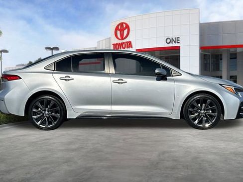 Certified 2024 Toyota Corolla SE FWD image 3