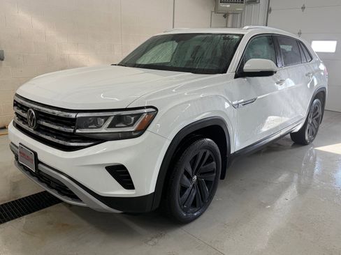 Used 2023 Volkswagen Atlas Cross Sport SE w/ Panoramic Sunroof Package image 1