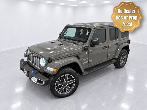 Used 2023 Jeep Wrangler Unlimited Sahara w/ Cold Weather Group AWD/4WD image 2