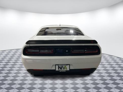 Used 2015 Dodge Challenger SRT Hellcat image 4