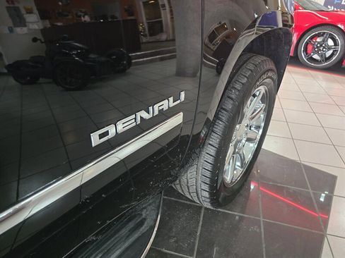 Used 2013 GMC Yukon XL Denali image 38