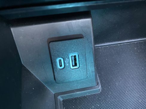 Used 2021 Ford F150 Lariat w/ Equipment Group 502A High image 29