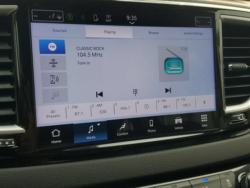 Used 2024 Chrysler Pacifica Touring-L FWD image 25