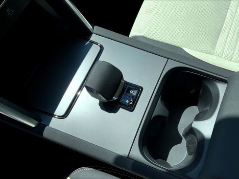 New 2025 Land Rover Discovery Sport S image 7