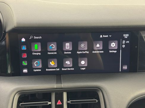 Used 2021 Porsche Taycan image 26