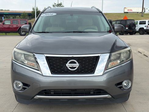Used 2016 Nissan Pathfinder 4WD image 3