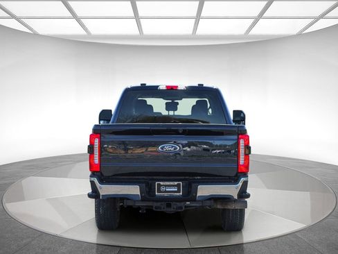 Used 2025 Ford F250 Lariat image 3