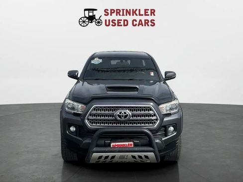 Used 2016 Toyota Tacoma TRD Sport w/ Towing Package image 2