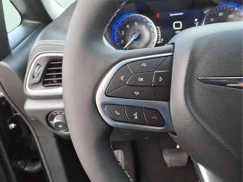 New 2026 Chrysler Pacifica Select FWD image 17