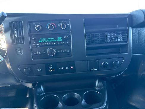 Used 2017 Chevrolet Express 3500 LS RWD image 17