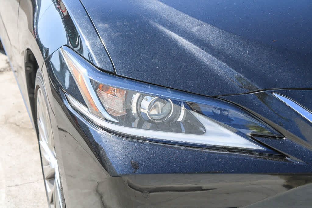 Used 2019 Lexus ES 300h w/ Accessory Package 2 FWD image 10