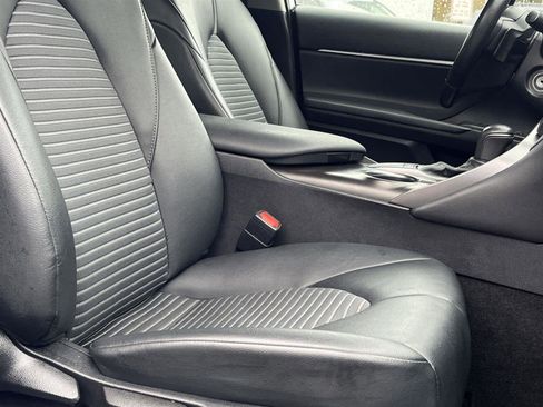 Used 2023 Toyota Camry SE image 17