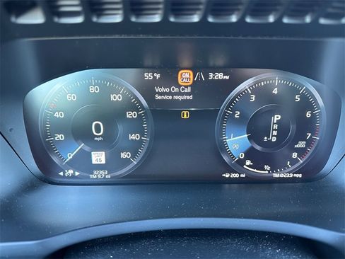 Used 2017 Volvo XC90 T5 Momentum w/ Vision Package image 12