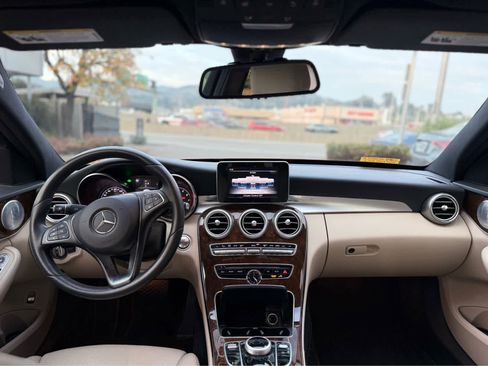 Used 2018 Mercedes-Benz C 300 Sedan image 2