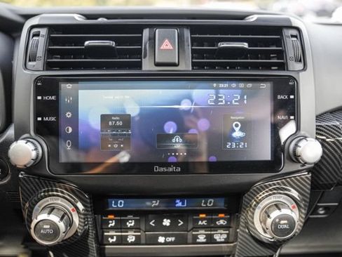 Used 2018 Toyota 4Runner Limited AWD/4WD image 31