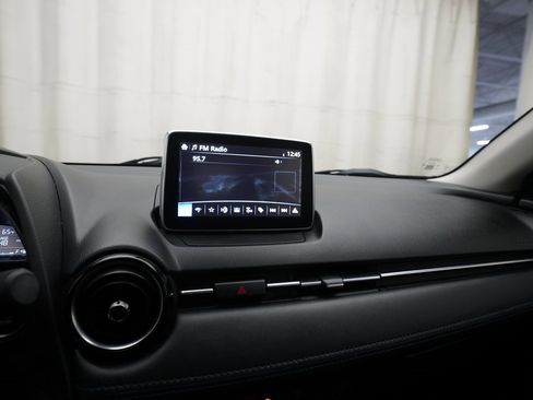 Used 2017 Toyota Yaris iA image 6