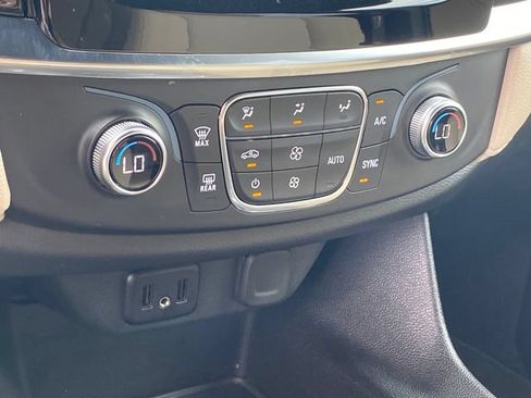 Certified 2023 Chevrolet Traverse LS FWD image 12