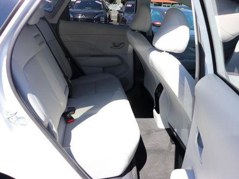 Used 2024 Hyundai Kona SEL AWD/4WD image 13