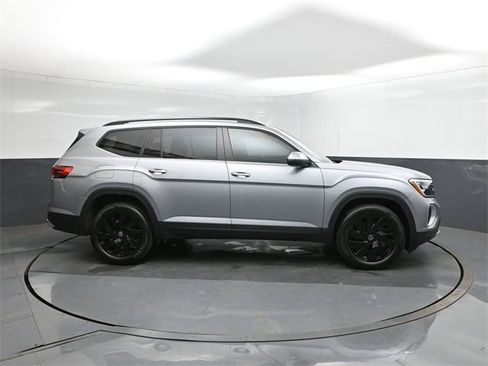 New 2026 Volkswagen Atlas SE image 26