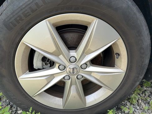 Certified 2022 Volvo XC60 B5 Momentum image 21