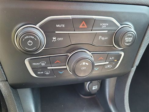 Used 2022 Dodge Charger SXT image 19