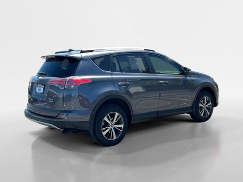 Used 2016 Toyota RAV4 XLE AWD/4WD image 5