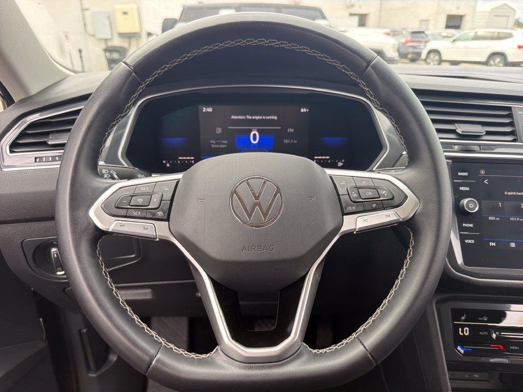 Certified 2023 Volkswagen Tiguan SE FWD image 11