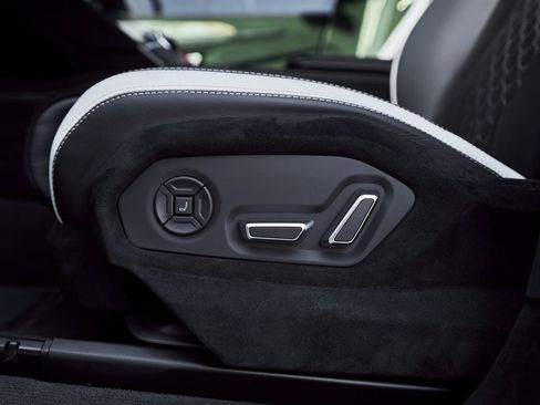 Used 2024 Lamborghini Urus Performante image 41