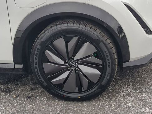 Certified 2024 Nissan Ariya FWD image 11