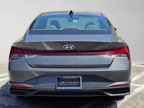 Used 2023 Hyundai Elantra SEL FWD image 4