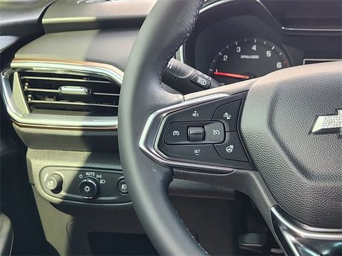 Used 2023 Chevrolet TrailBlazer ACTIV image 28