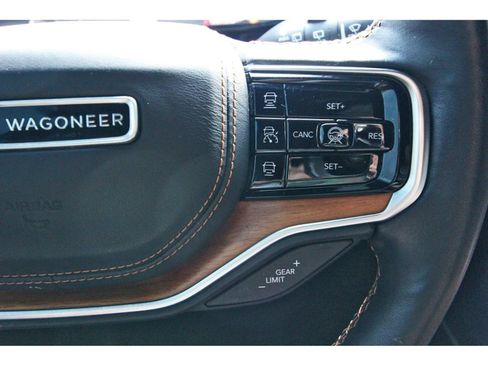 Used 2022 Jeep Grand Wagoneer Series III AWD/4WD image 20