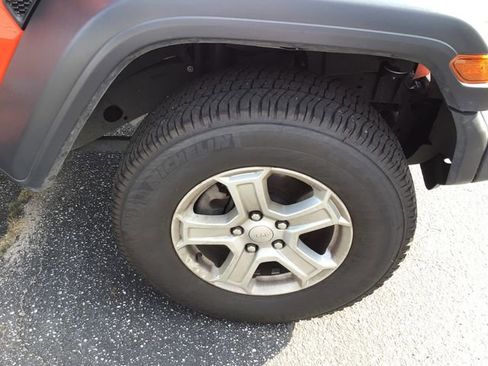 Used 2019 Jeep Wrangler Sport AWD/4WD image 13