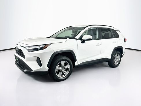 Used 2024 Toyota RAV4 XLE FWD image 3