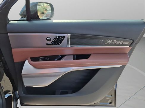 New 2026 Cadillac Vistiq Premium Luxury w/ LPO, Floor Liner Package AWD/4WD image 14