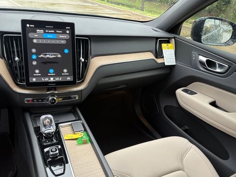 New 2026 Volvo XC60 B5 Plus AWD/4WD image 11