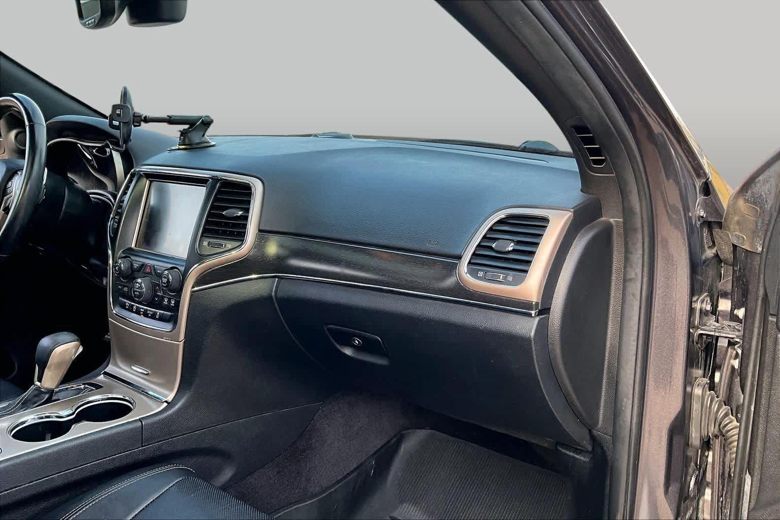 Used 2017 Jeep Grand Cherokee Limited w/ Luxury Group II AWD/4WD image 17
