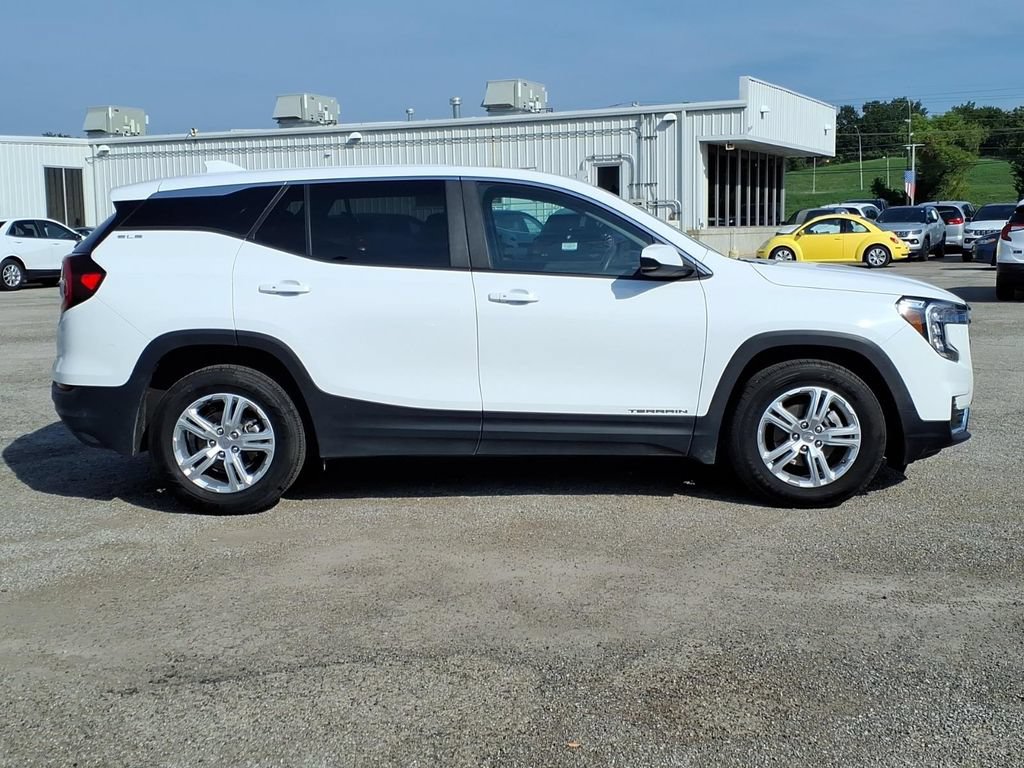 Used 2024 GMC Terrain SLE FWD image 8