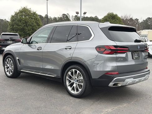 Used 2025 BMW X5 xDrive50e image 5