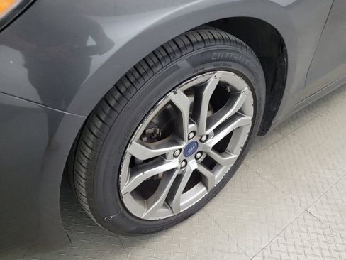 Used 2019 Ford Fusion SEL FWD image 31