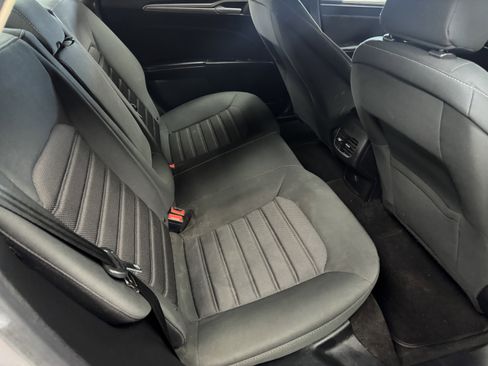 Used 2020 Ford Fusion SE image 14