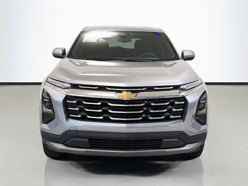 Used 2026 Chevrolet Equinox LT FWD image 2