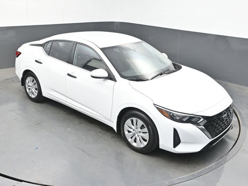 Certified 2025 Nissan Sentra S image 29