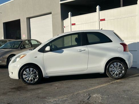 Used 2007 Toyota Yaris 2-Door Hatchback image 5