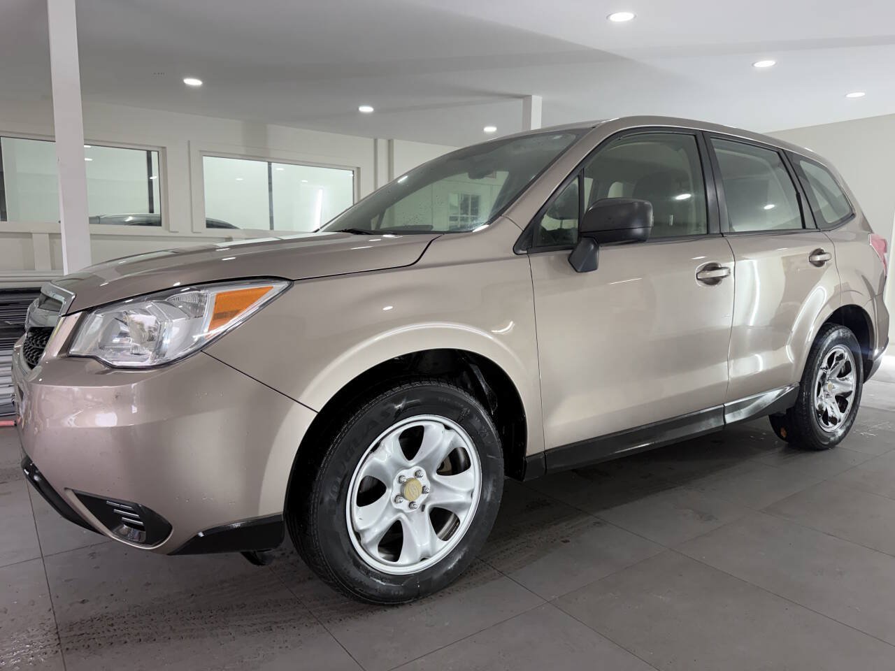 Used 2016 Subaru Forester 2.5i AWD/4WD image 2