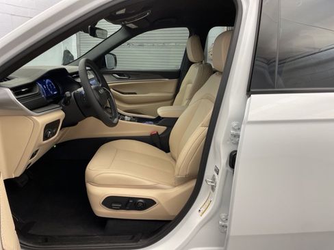 New 2026 Jeep Grand Cherokee Limited image 15