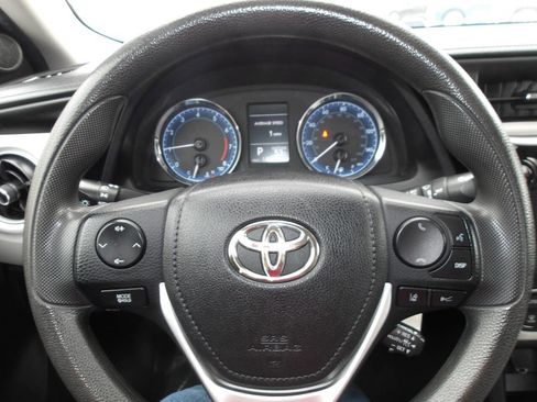 Used 2018 Toyota Corolla LE image 16